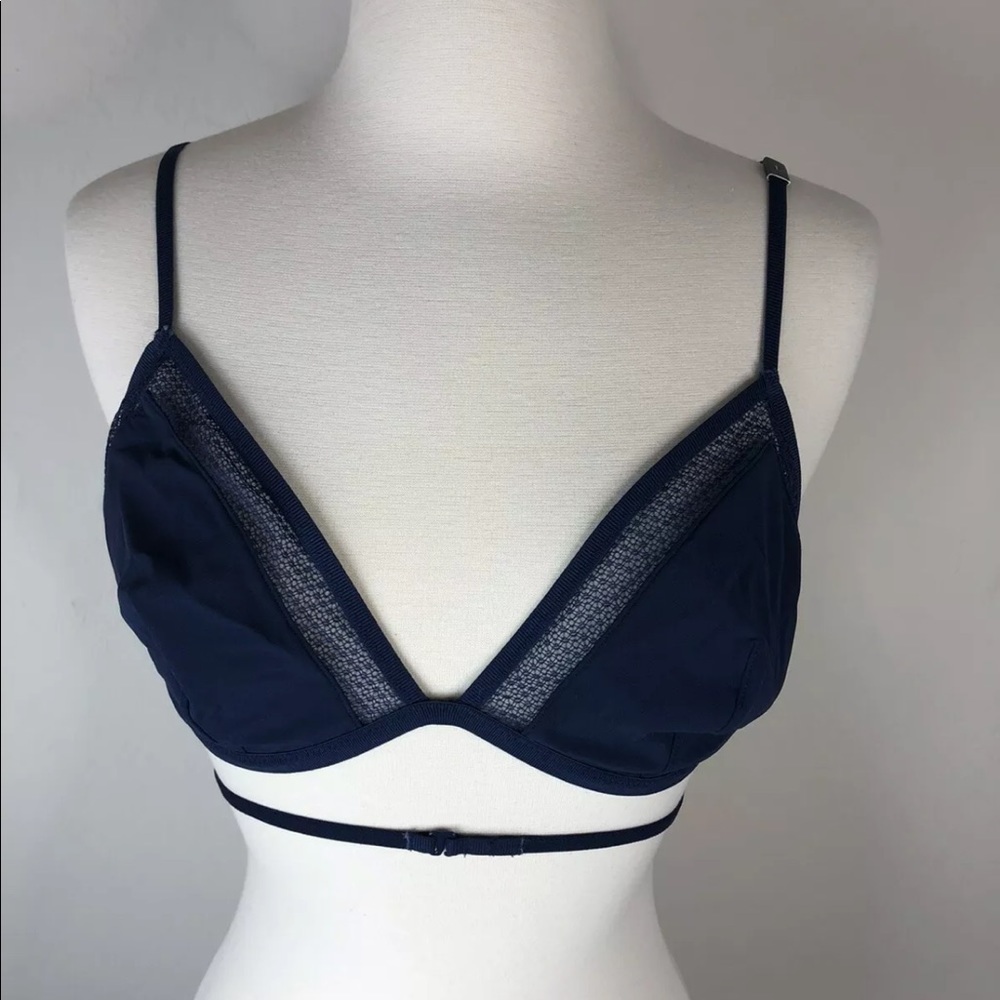 NWT Victoria’s Secret Strappy Lace Bralette Sz‎ L/G